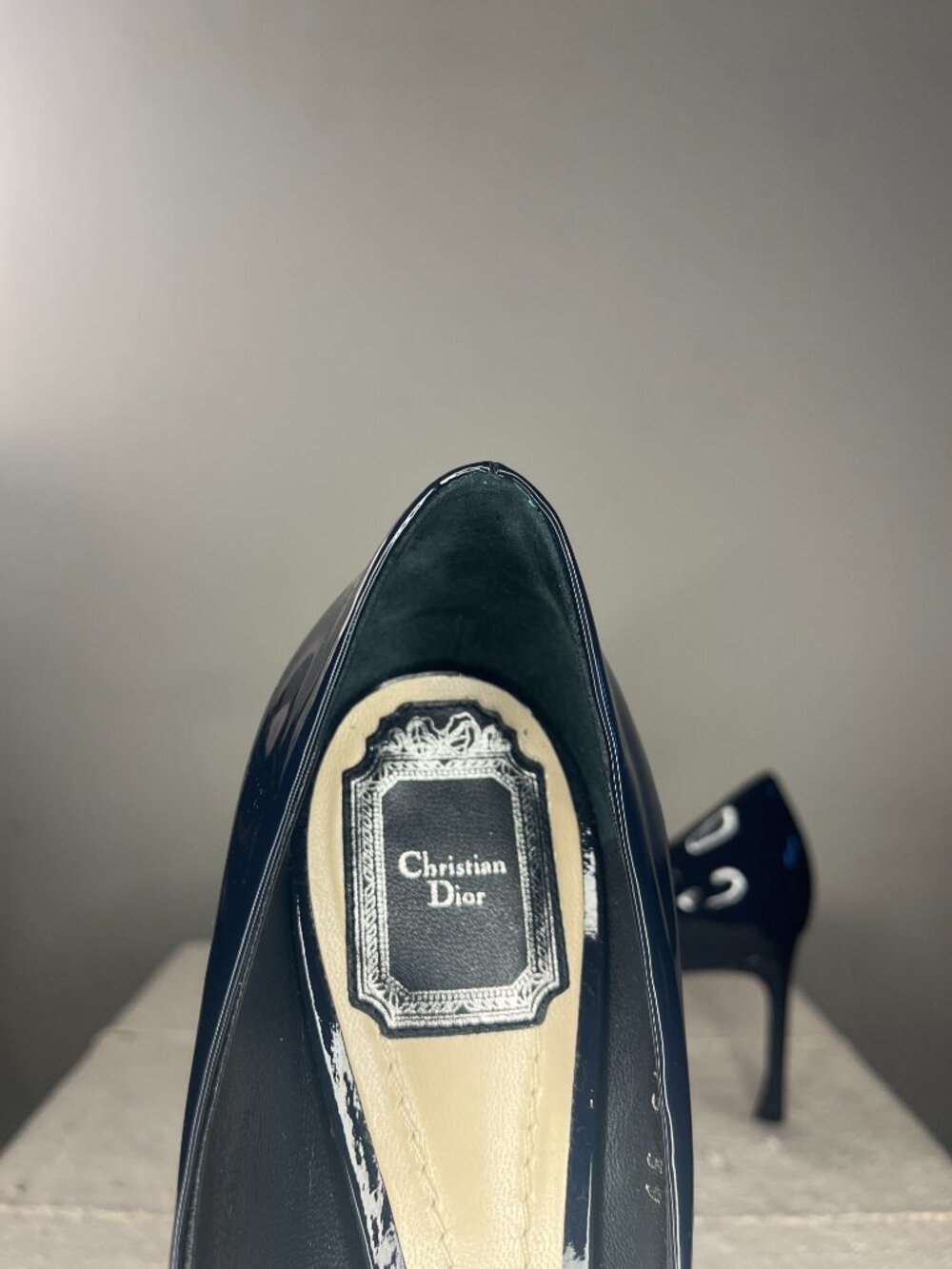 Dior Essence Pumps Navy Blue Patent Learher. 526 Marine. Worn Twice. - Picture 8 of 14